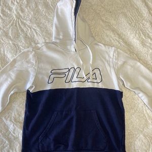Fila hooide